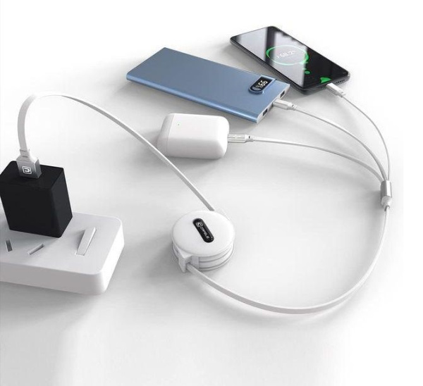 Универсальный зарядный кабель 3-в-1 USB Type-C - Lightning - MicroUSB с боксом для скрутки, 2А, 1 метр, белый Универсальный зарядный кабель 3-в-1 USB Type-C - Lightning - MicroUSB с боксом для скрутки, 2А, 1 метр, белый