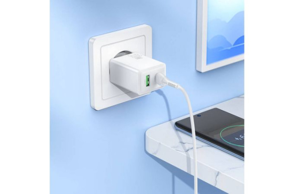 Зарядное устройство сетевое - блок питания HOCO N69, USB Type-C PD20W + USB QC3.0, белый Зарядное устройство сетевое - блок питания HOCO N69, USB Type-C PD20W + USB QC3.0, белый