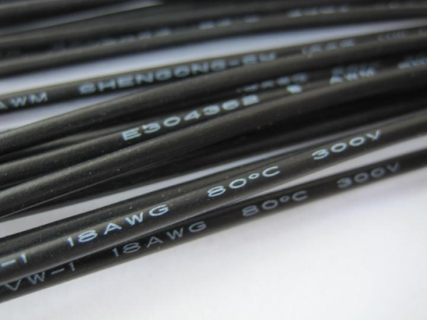 Синхронизатор трех блоков питания, проводной, 20 см, черный Синхронизатор трех блоков питания, проводной, 20 см, черный